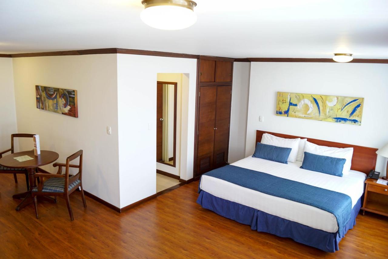 Pop Art Hotel Las Colinas 马尼萨莱斯 外观 照片