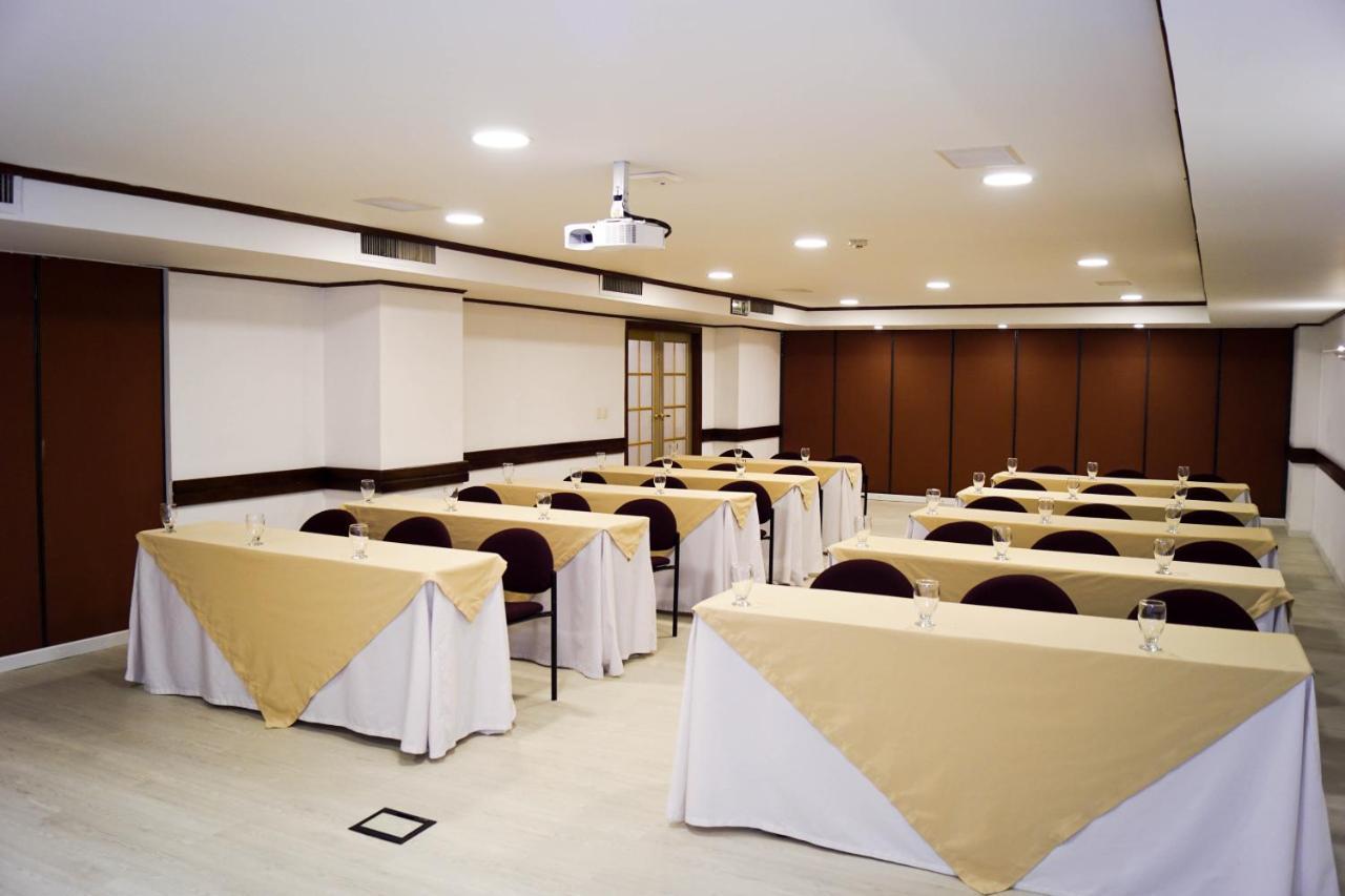 Pop Art Hotel Las Colinas 马尼萨莱斯 外观 照片