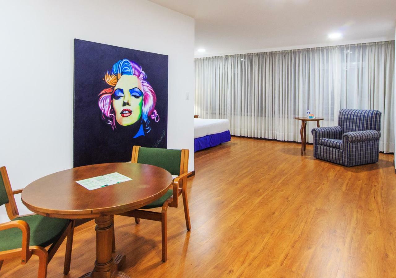 Pop Art Hotel Las Colinas 马尼萨莱斯 外观 照片