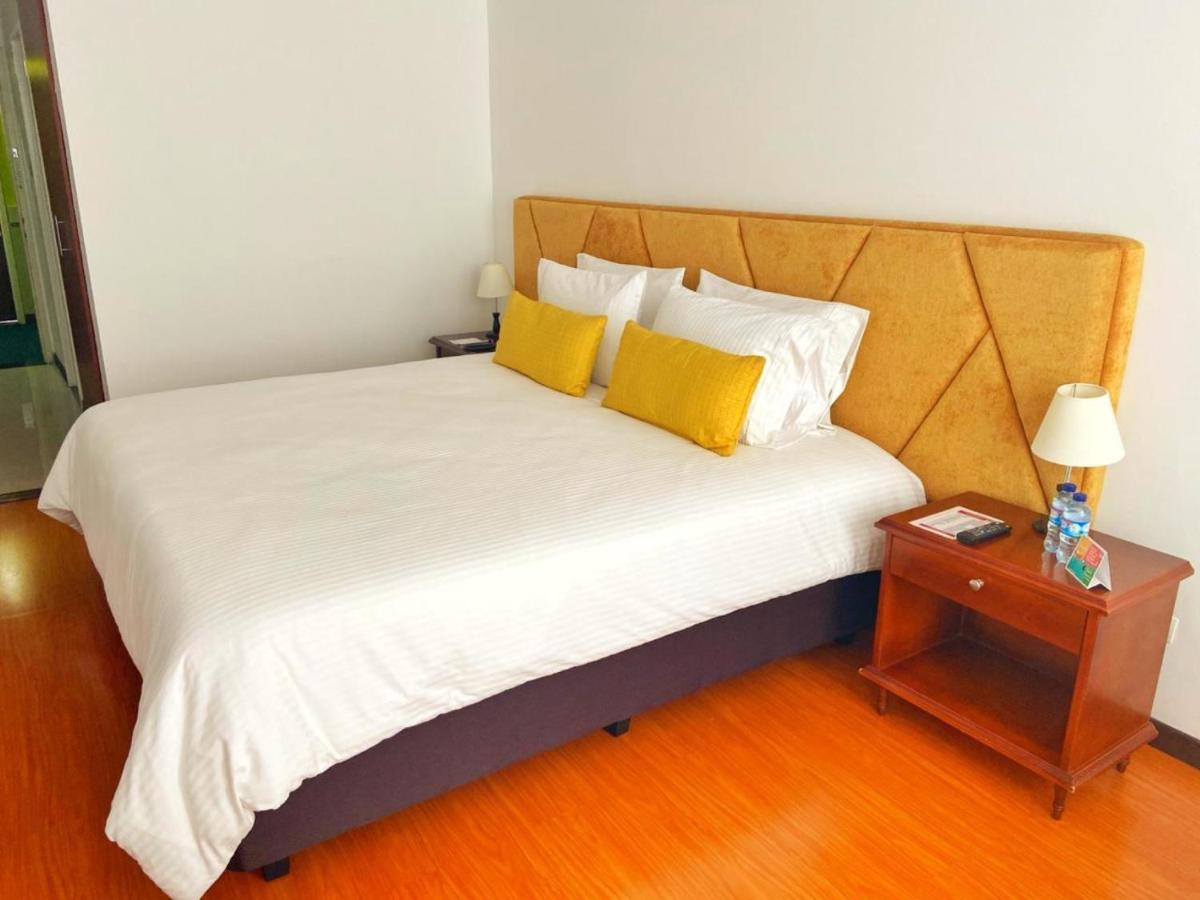 Pop Art Hotel Las Colinas 马尼萨莱斯 外观 照片