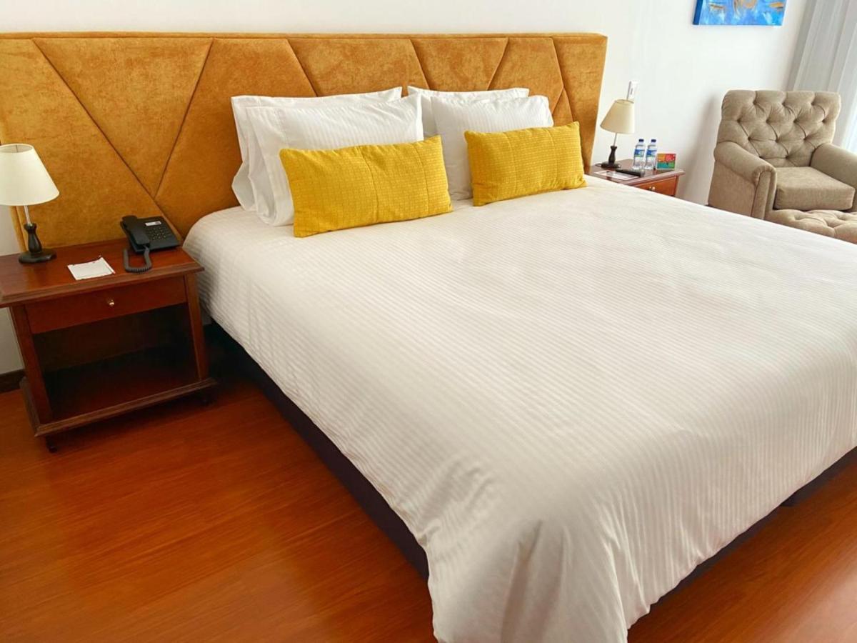 Pop Art Hotel Las Colinas 马尼萨莱斯 外观 照片