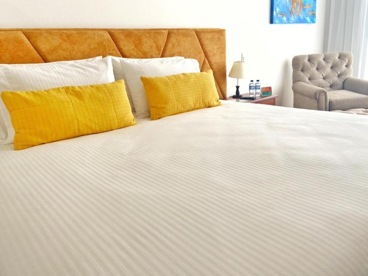 Pop Art Hotel Las Colinas 马尼萨莱斯 外观 照片